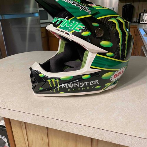 Bell Moto 9 Flex Monster Energy Helmets - Size M