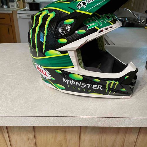 Bell moto 9 flex monster energy on sale