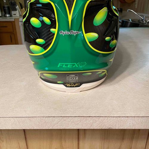 Bell Moto 9 Flex Monster Energy Helmets - Size M