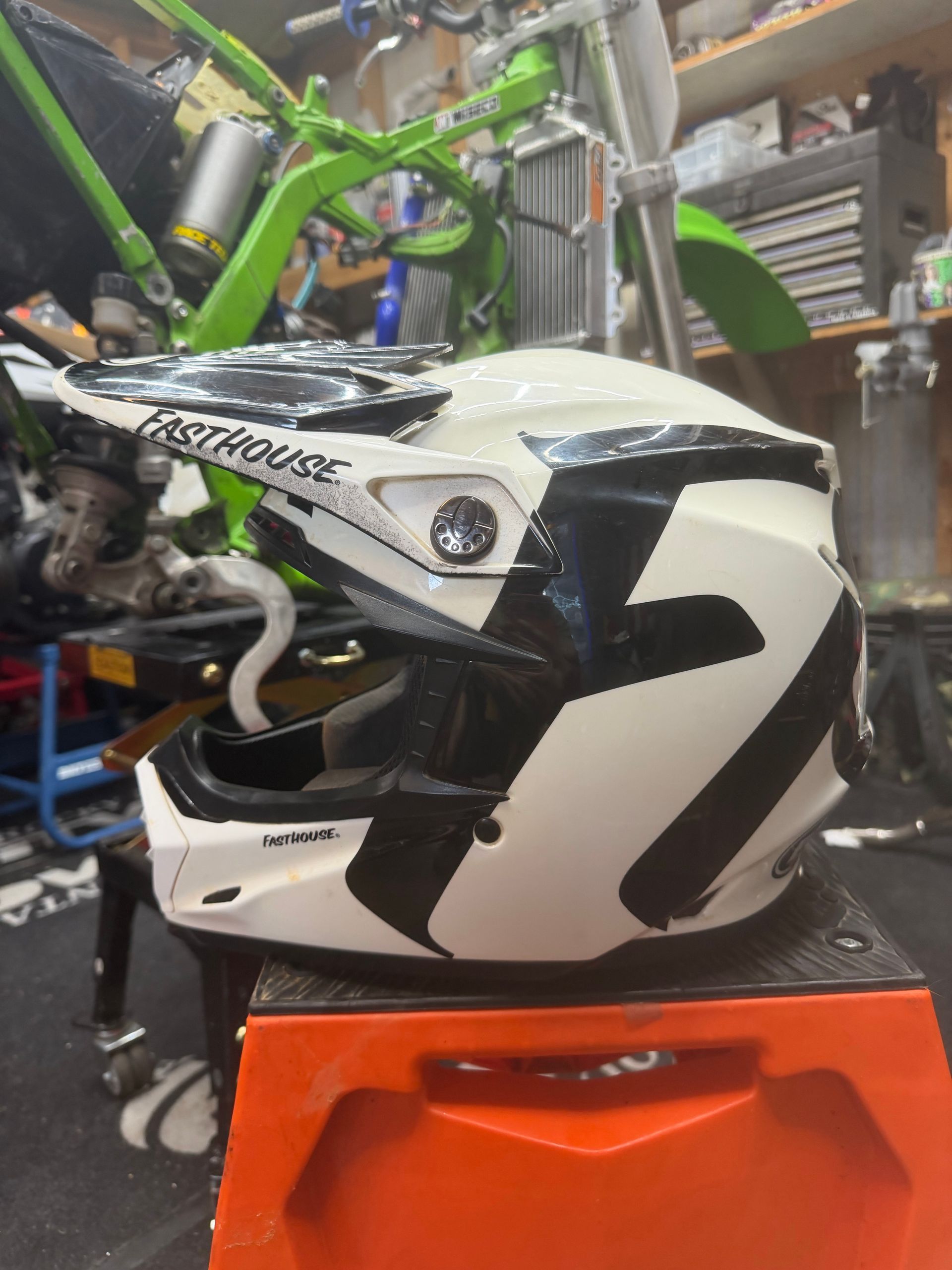 Bell Moto 9 Fast House Helmet Size L