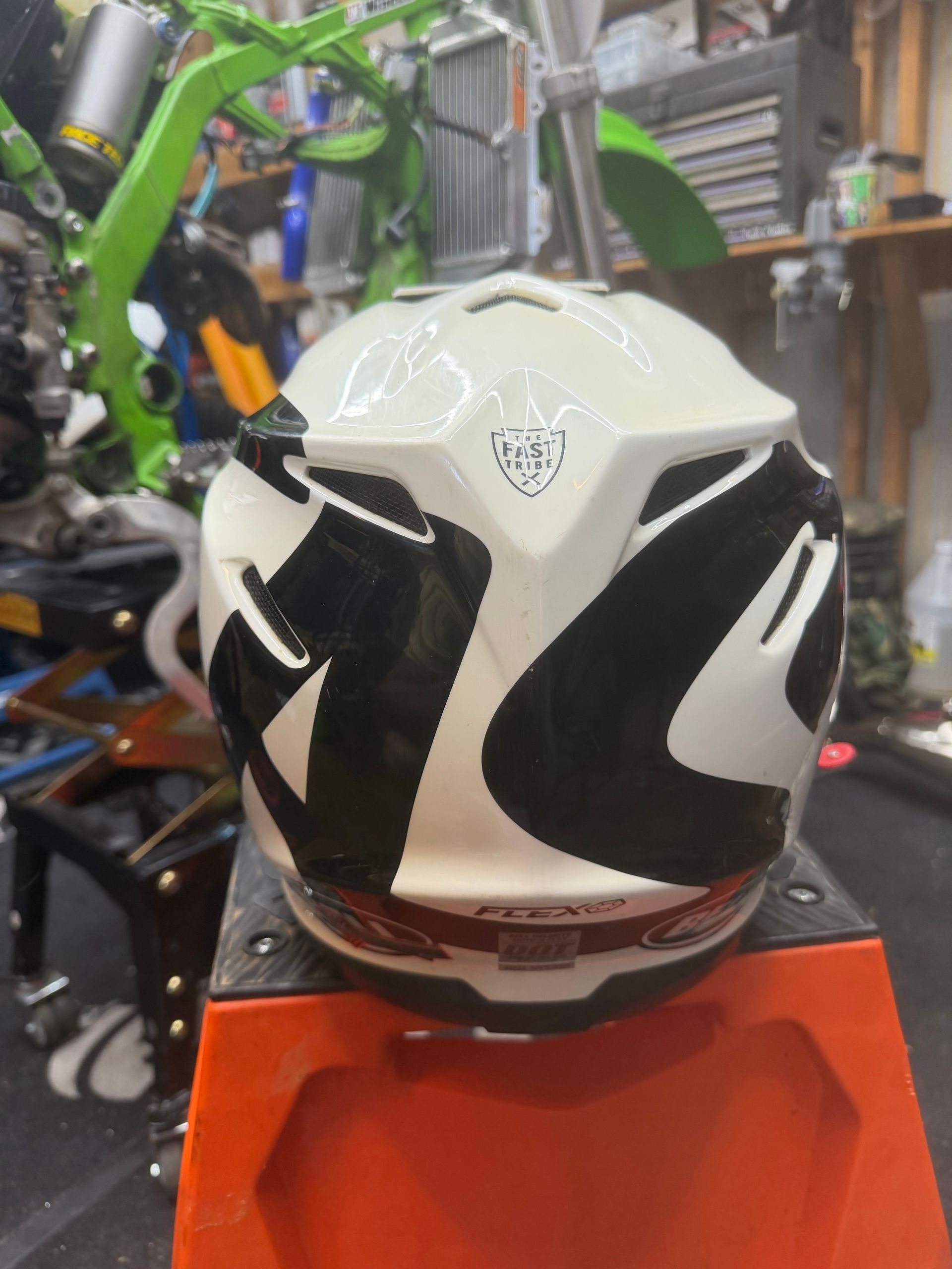 Bell Moto 9 Fast House Helmet Size L