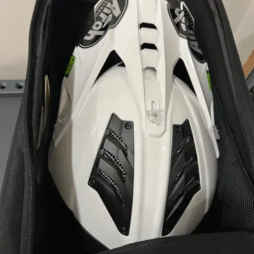 Brand New Airoh Aviator 3 AMS White Offroad Helmet 