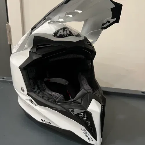 Brand New Airoh Aviator 3 AMS White Offroad Helmet 