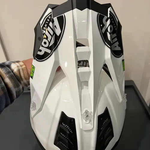 Brand New Airoh Aviator 3 AMS White Offroad Helmet 