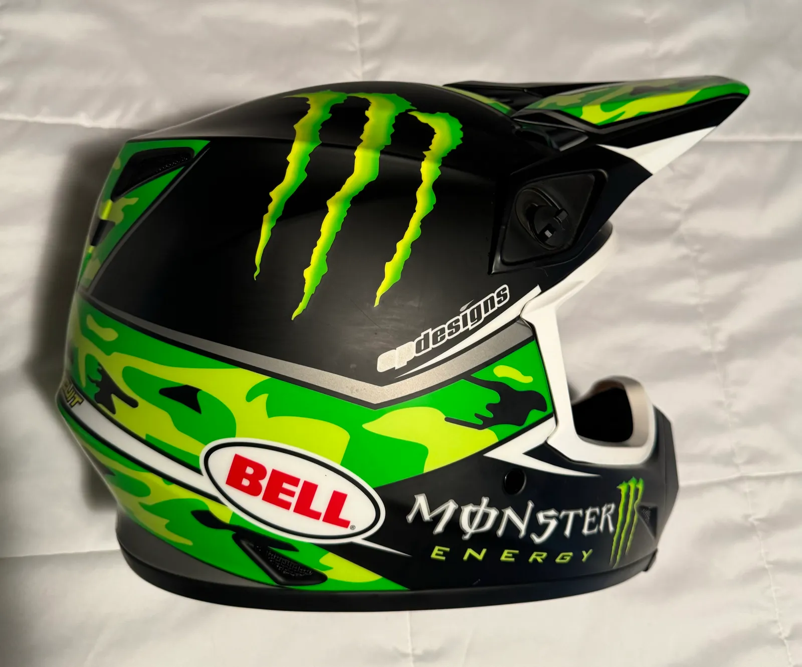 Mips Bell Moto Monster Energy Bell MX-9 Monster Pro Circuit