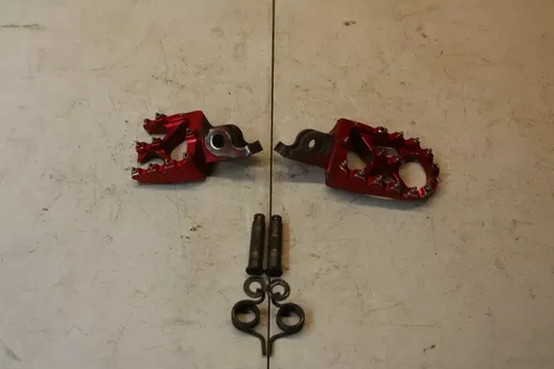 2009 Honda CRF450R Footpegs Foot Pegs Springs Pivot Clevis Pins OEM 2009-2012
