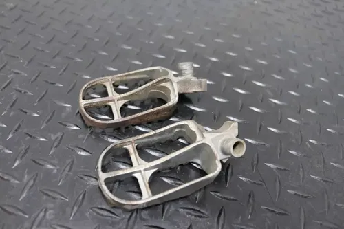 2020 Yamaha YZ450F Footpegs Foot Pegs Pins Chassis YZ 450F 2020-2022 OEM