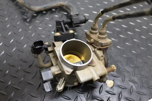 2020 Yamaha YZ450F Keihin Throttle Body Intake Twist Fuel Line 2018-2022 OEM