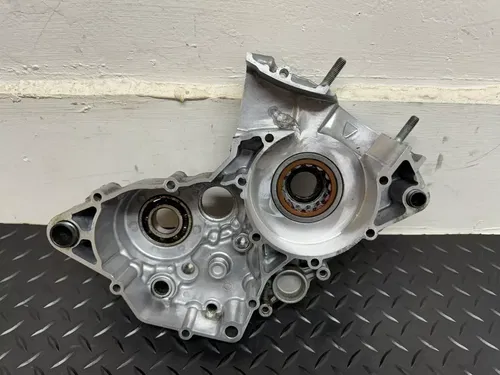 2020 KTM 125SX Left Crank Case Bottom End Engine Set Stator 2016-2022 125 SX