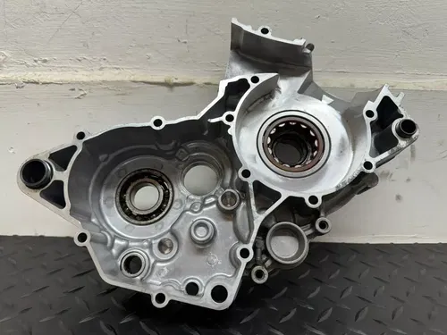 2020 KTM 125SX Left Crank Case Bottom End Engine Set Stator 2016-2022 125 SX