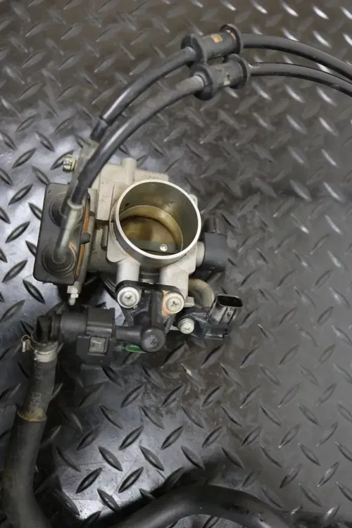 2019 Yamaha YZ450F Keihin Throttle Body Intake Twist Fuel Line 2018-2022 OEM