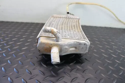2002 Honda CR125R Fill Side Radiator Cap Cooling Right OEM CR 125R 02-2004