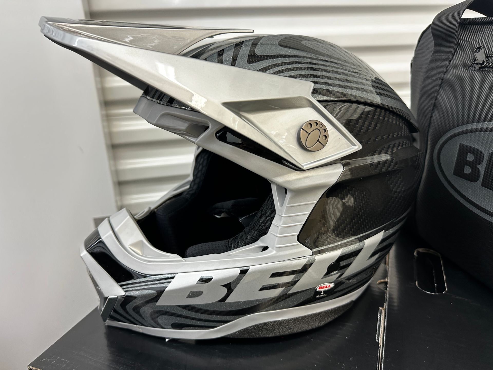 【日本製】 Silver Carbon Cortex Spherical Moto-10 BELL Grey New Large テープ・マスキングテープ