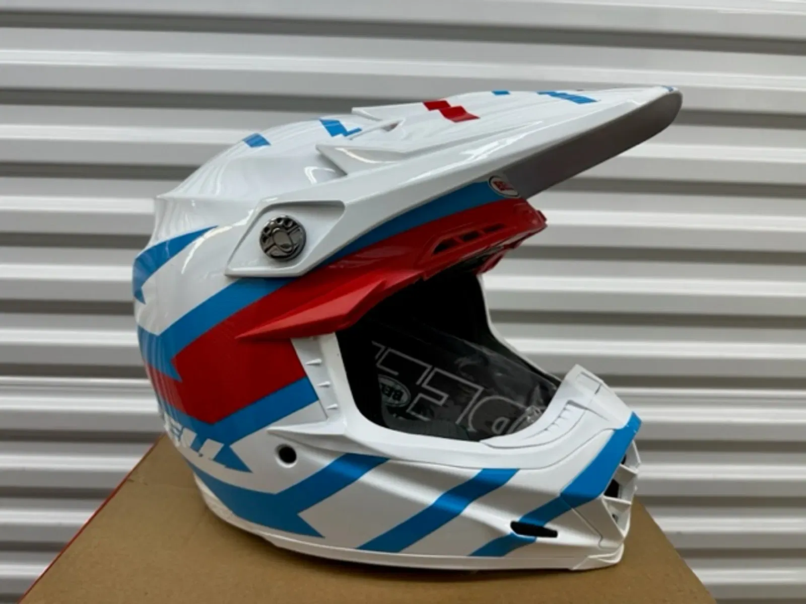 BELL Moto-9s FLEX Banshee WH RD Large NEW w Box