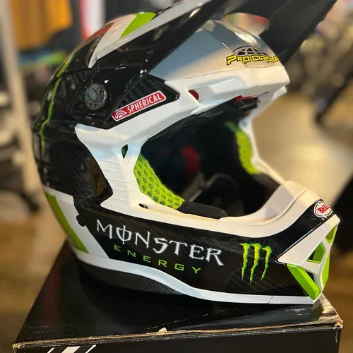 BELL MOTO-10 SPHERICAL MONSTER