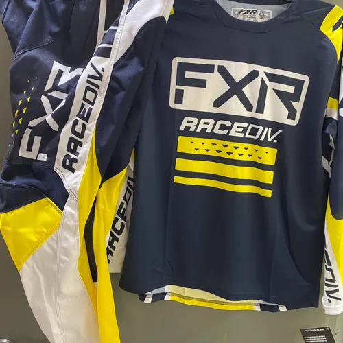 FXR Youth Clutch Pro Pant/Jersey Combo 28/XL
