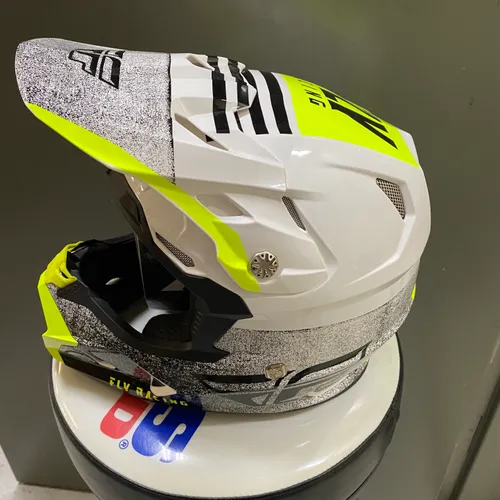 Youth Fly Racing Helmets - Size L