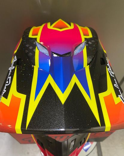 Troy Lee Designs SE5 Carbon Helmet with MIPS Lightning Color
