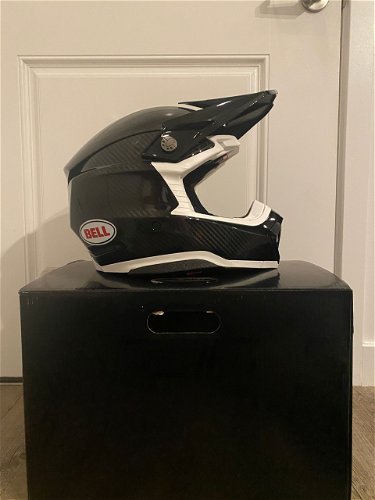 Bell Moto 10 Carbon Helmet Medium