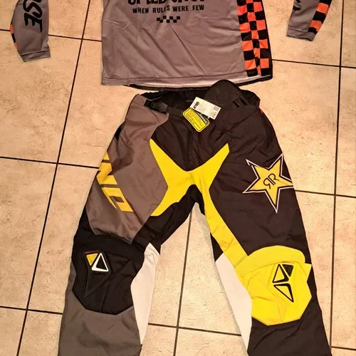 MX Riding Gear 3pc Set Rockstar Pants Size 32 Jersey & Gloves Medium One Ind