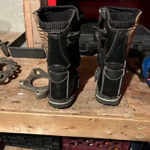 Size 12 Fly Mavericks 