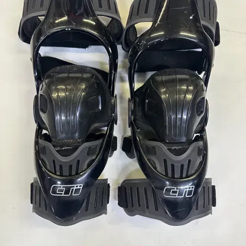 CTI Knee Braces 