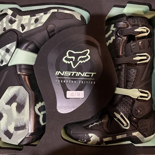 Instinct Founder's Edition Boots Size 9