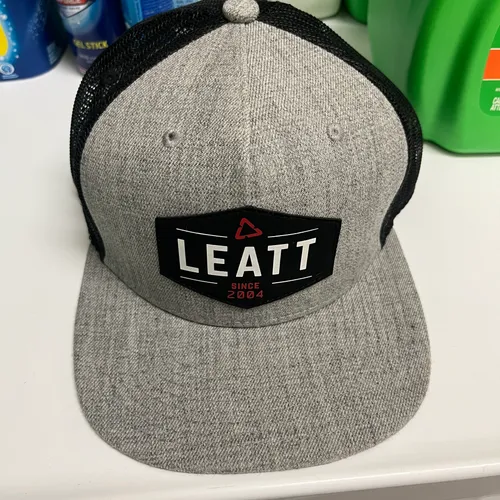 Leatt SnapBack Hat