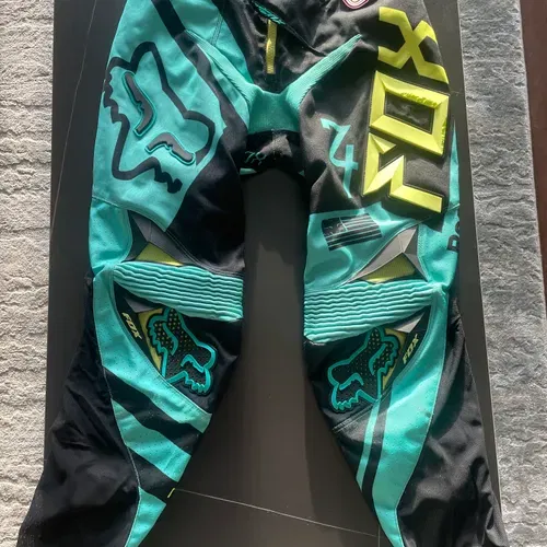 Fox Gear Set