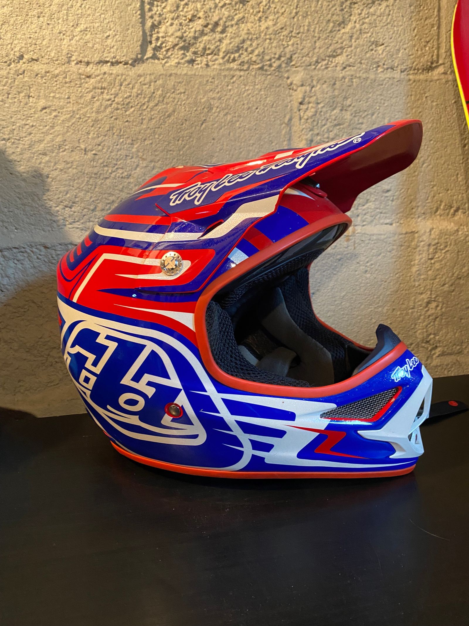 ホットウィール　Troylee design Dairy Delivery Troy Lee Designs Helmet - Size M Like New