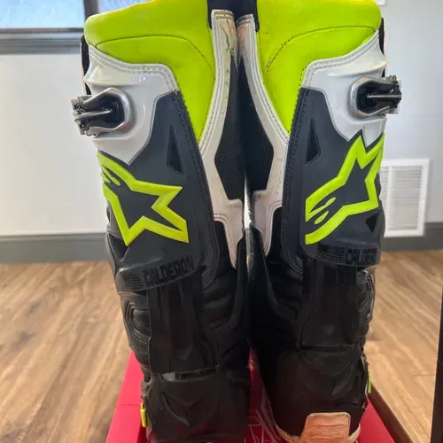 Alpinstar Tech 10's. Size 10
