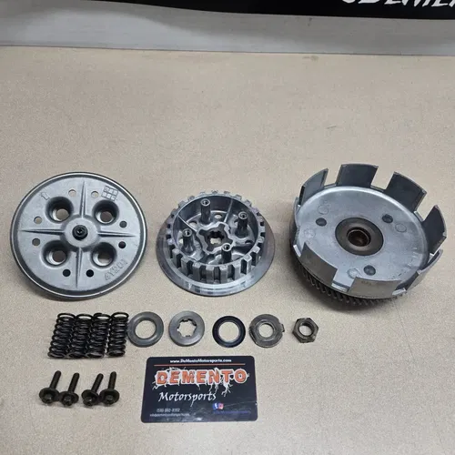 Yamaha 2001 TTR125 00-07 Clutch Assembly OEM Basket Hub Plate