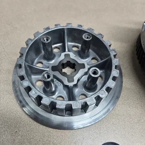 Yamaha 2001 TTR125 00-07 Clutch Assembly OEM Basket Hub Plate