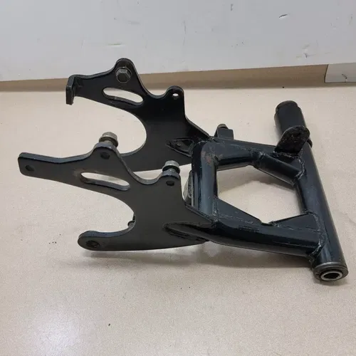 Artic Cat DVX 90 02-05 Y-12 Swingarm swing arm ATV 3301-581 y-6 50 04-05