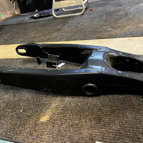Like New!! Power Coated Swing Arm