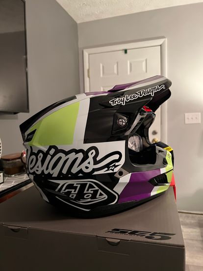 Troy Lee Designs SE5 composite 