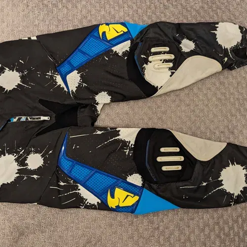 Thor Flux S11 'Seek-n-destroy' Jerseys (Large) & Pants (36)