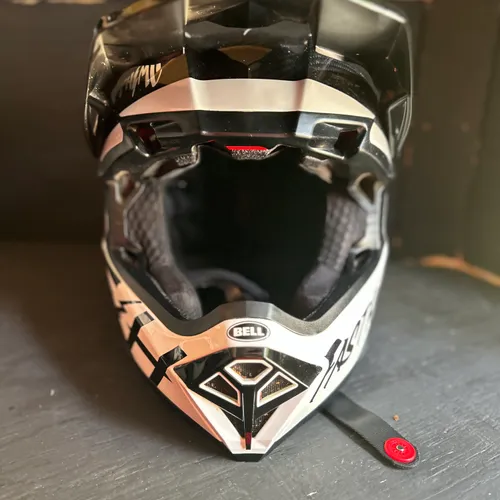 Fasthouse day in the dirt bell helmet