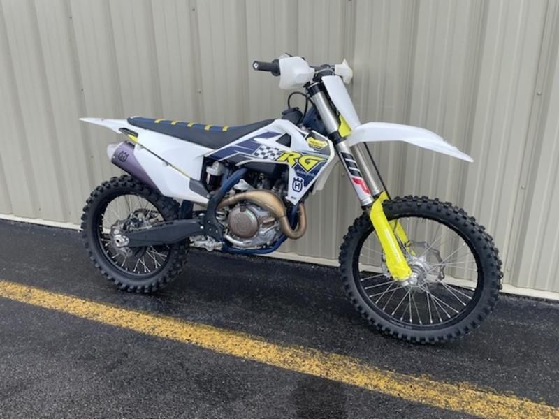 2019 Husqvarna FC450 48 Hours, great condition and ready to ride! 