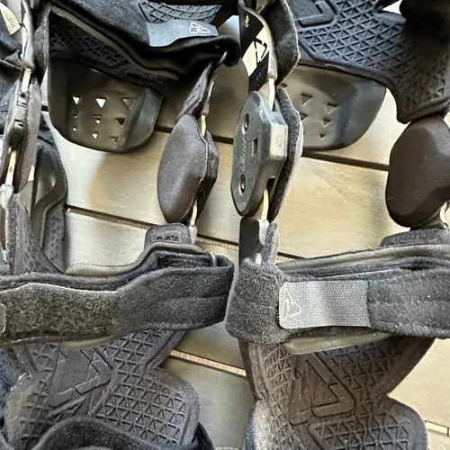 Leatt Knee Braces 