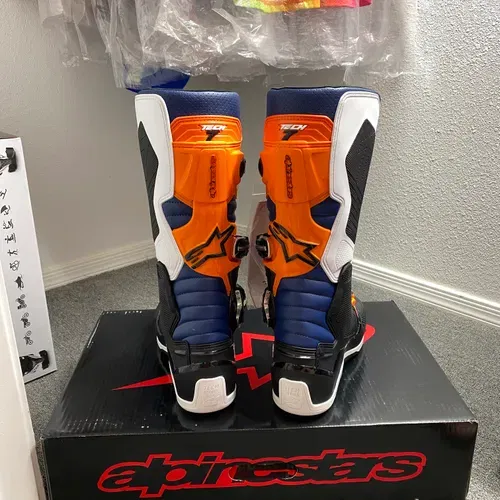 Alpinestars Boots - Size 9