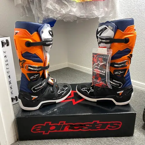 Alpinestars Boots - Size 9