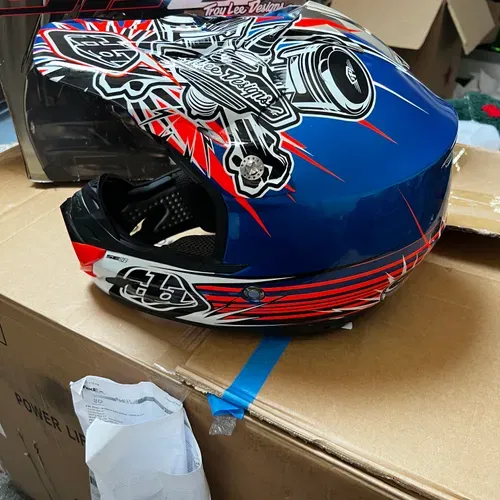 Troy Lee Designs Helmets - Size L