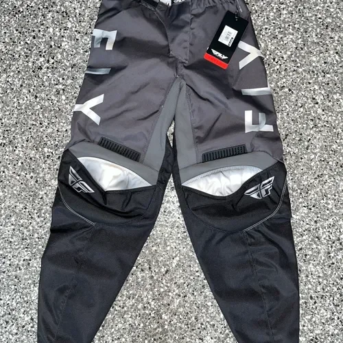 Fly Racing Women's F-16 Pant (03/04) and Jersey (Small)