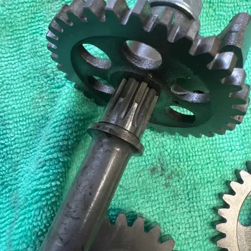2006 Kx 450 Counter Balancer Shaft Plus Gears