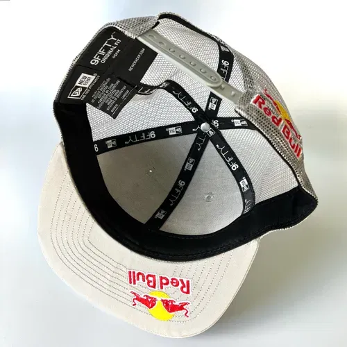 Original red sale bull cap