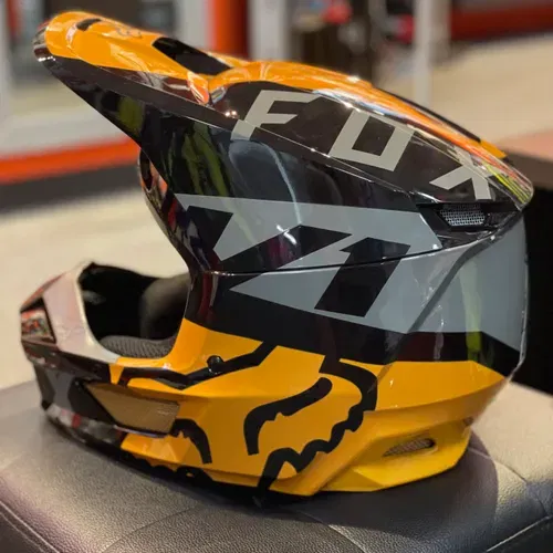 New 2021 Fox V1 Skew Helmet Black / Gold