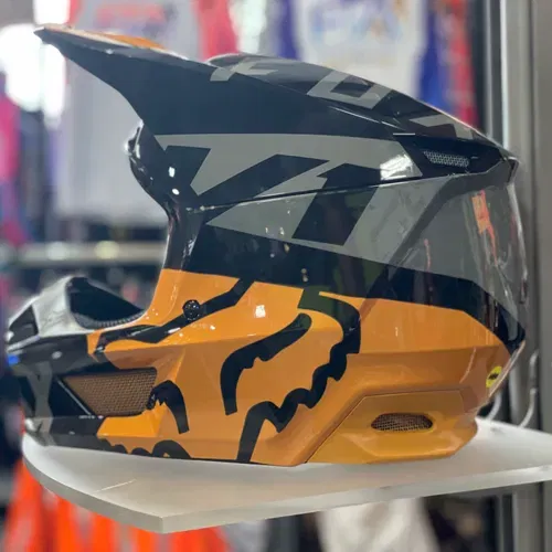 New 2021 Fox V1 Skew Helmet Black / Gold