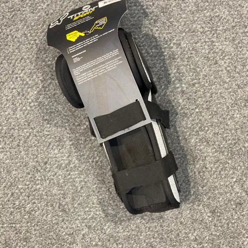 New Fox Titan Knee Pads