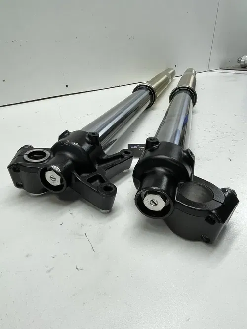 YAMAHA YZ450 F OEM FRONT FORKS  3.2 HOURS FITS 2018-2026 2021 FORKS